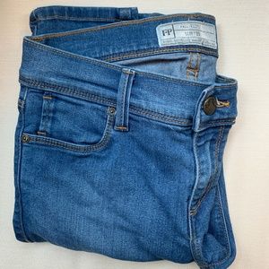 Free People Skinny Jeans. Size 25.